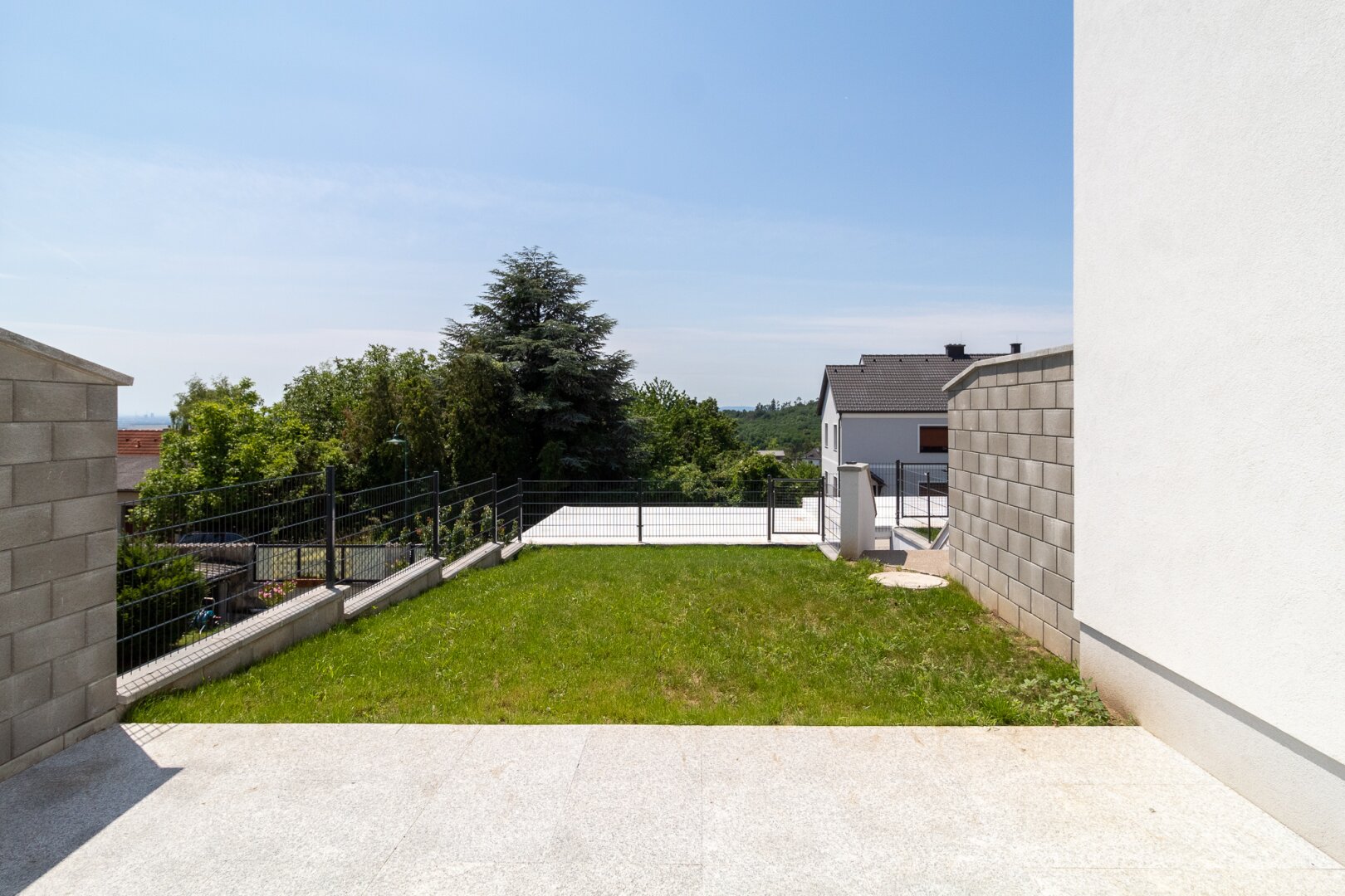 DOPPELHAUSHÄLFTE im GRÜNEN, mit WEITBLICK - KAUF oder MIETE!