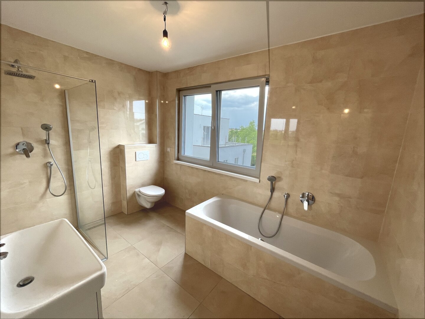 ANLEGERHAUS: Moderne vermietete Traumimmobilie in Strasshof - 5 Zimmer, Garten, Terrassen und mehr für nur 349.000,00 €!