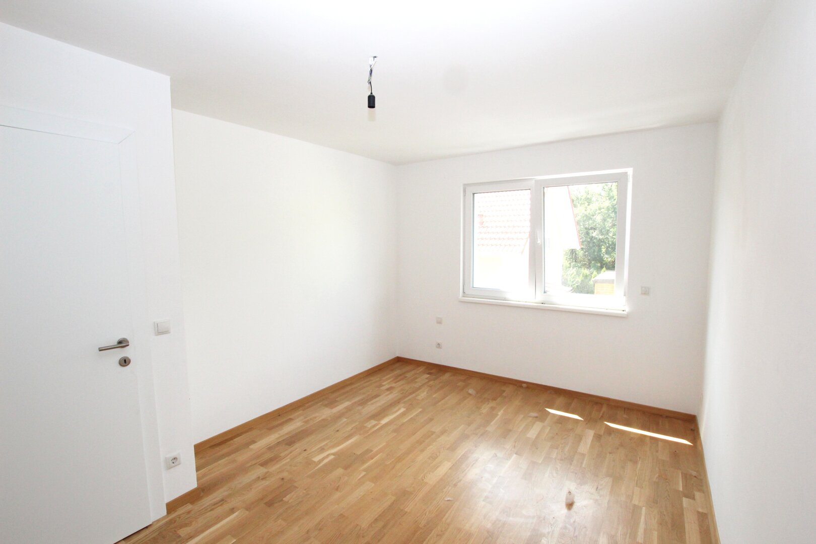ANLEGERHAUS: Moderne vermietete Traumimmobilie in Strasshof - 5 Zimmer, Garten, Terrassen und mehr für nur 349.000,00 €!