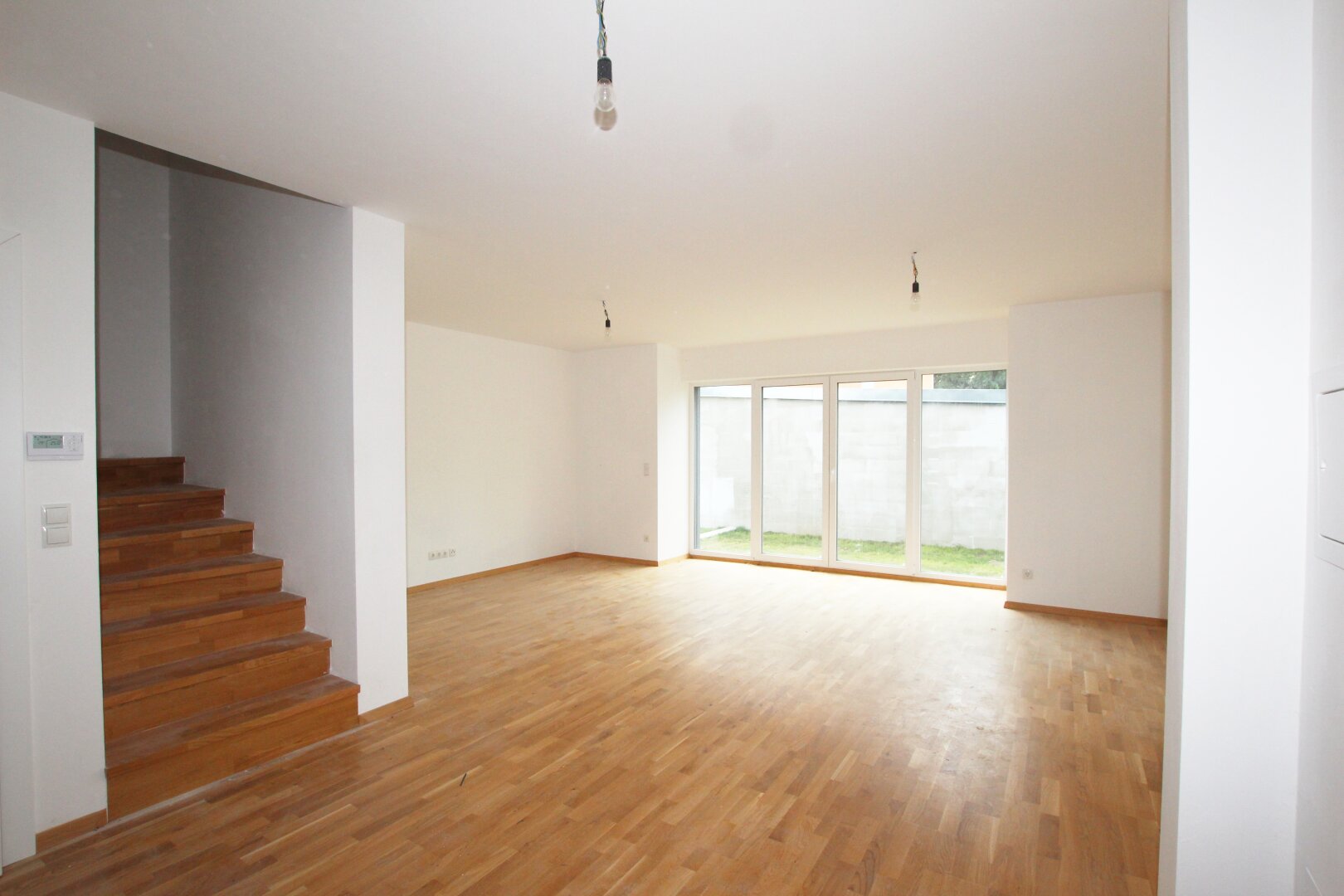 ANLEGERHAUS: Moderne vermietete Traumimmobilie in Strasshof - 5 Zimmer, Garten, Terrassen und mehr für nur 349.000,00 €!