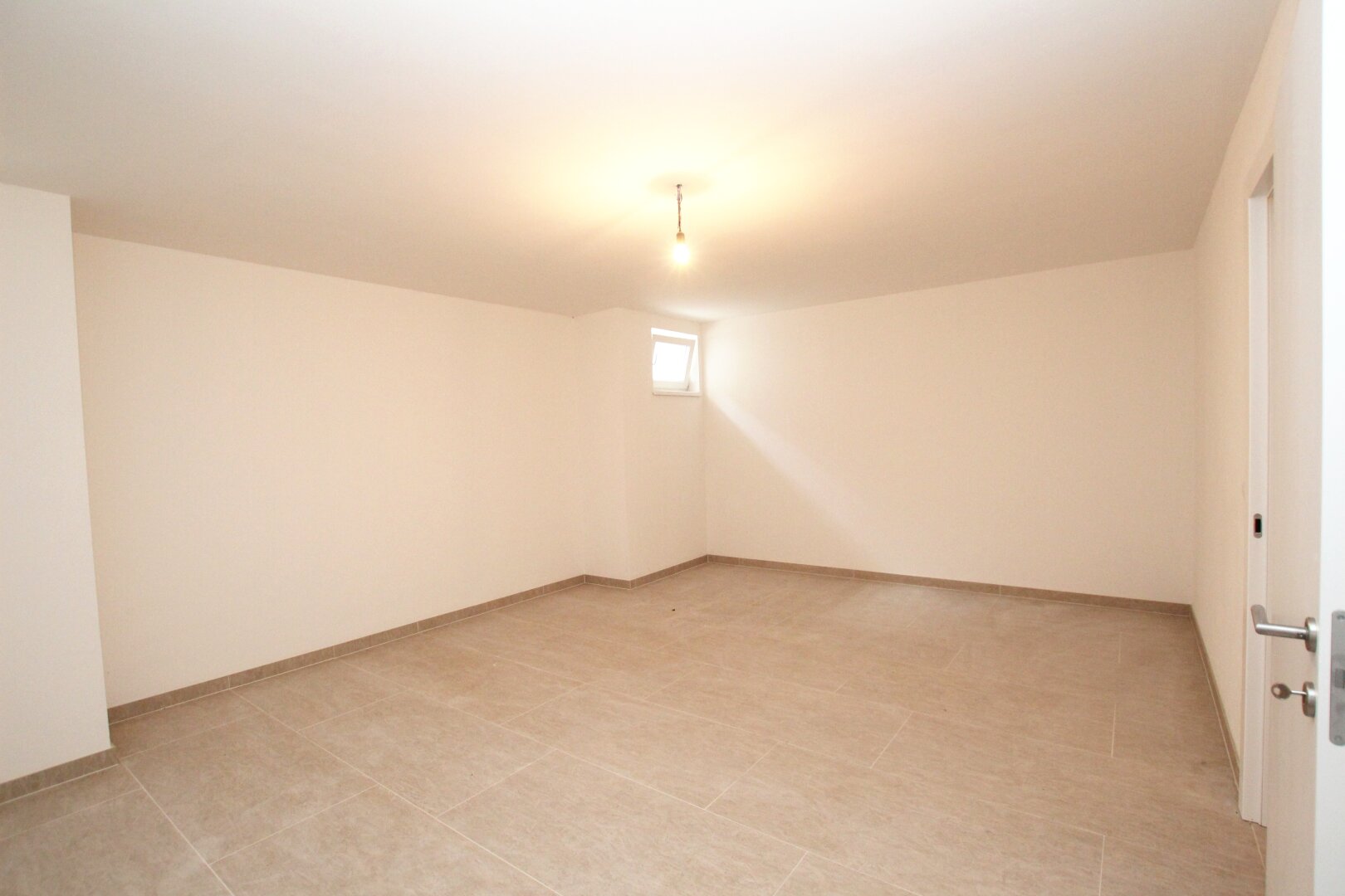 ANLEGERHAUS: Moderne vermietete Traumimmobilie in Strasshof - 5 Zimmer, Garten, Terrassen und mehr für nur 349.000,00 €!