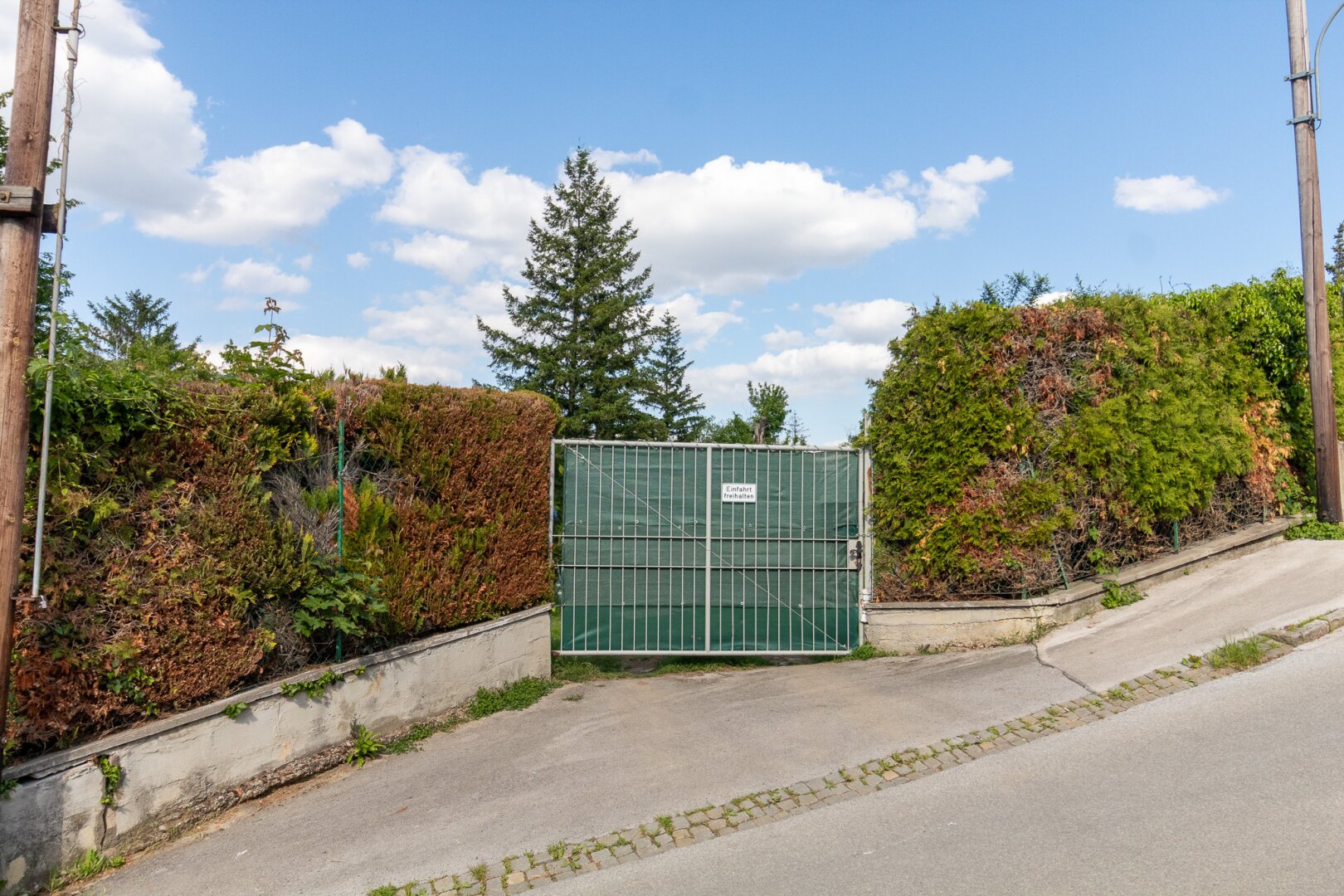 Eingangsbereich zum Grundstück