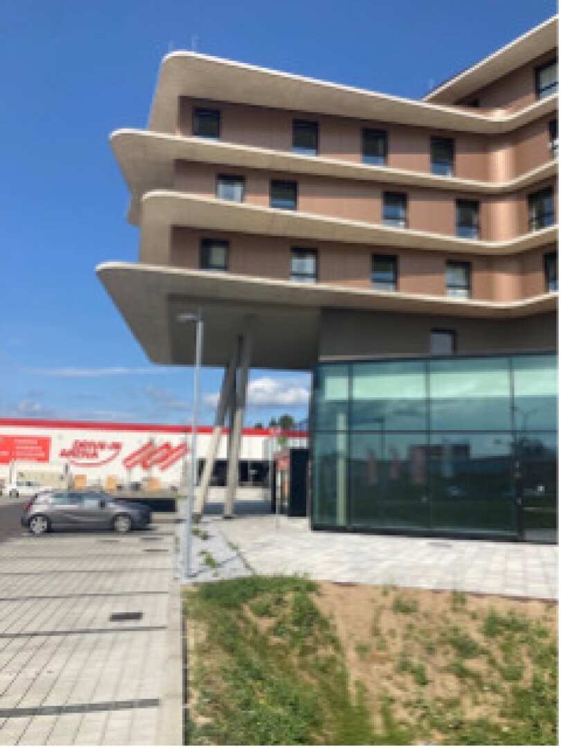 GROSSGASTRONOMIE/BETRIEBSFLÄCHE - erstes Objekt an der Zufahrt zum Industriezentrum NÖ Süd  -  472 m²