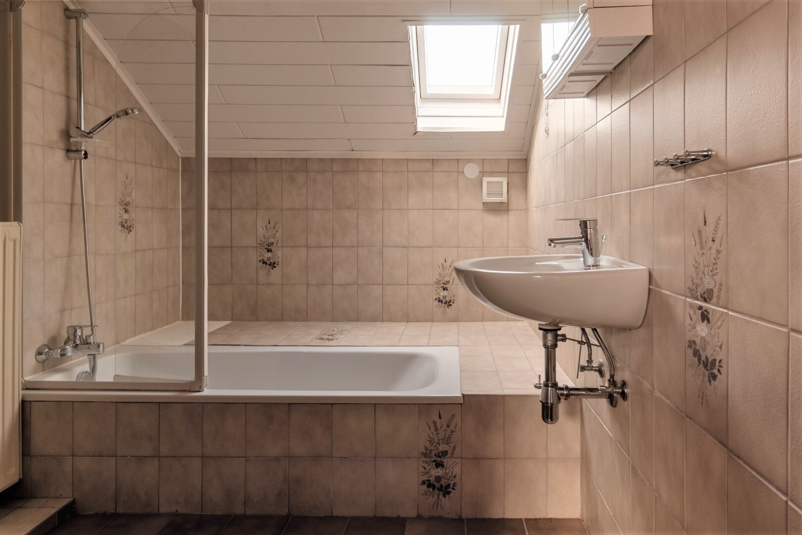 Badezimmer im Dachgeschoss