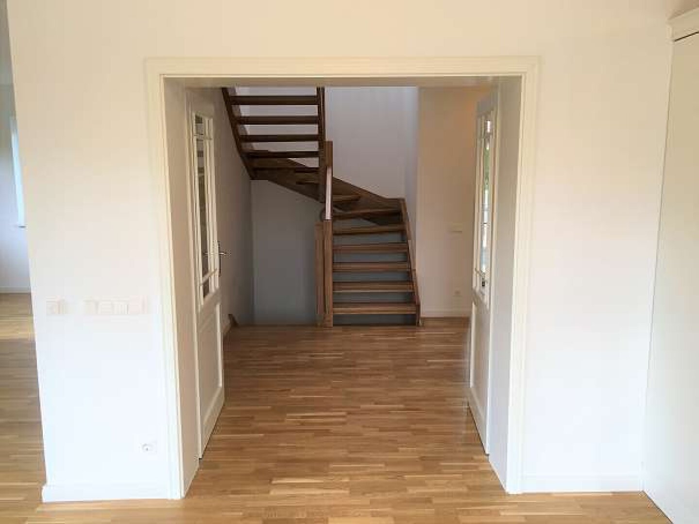 Untergeschoss mit Holzstiegenaufgang