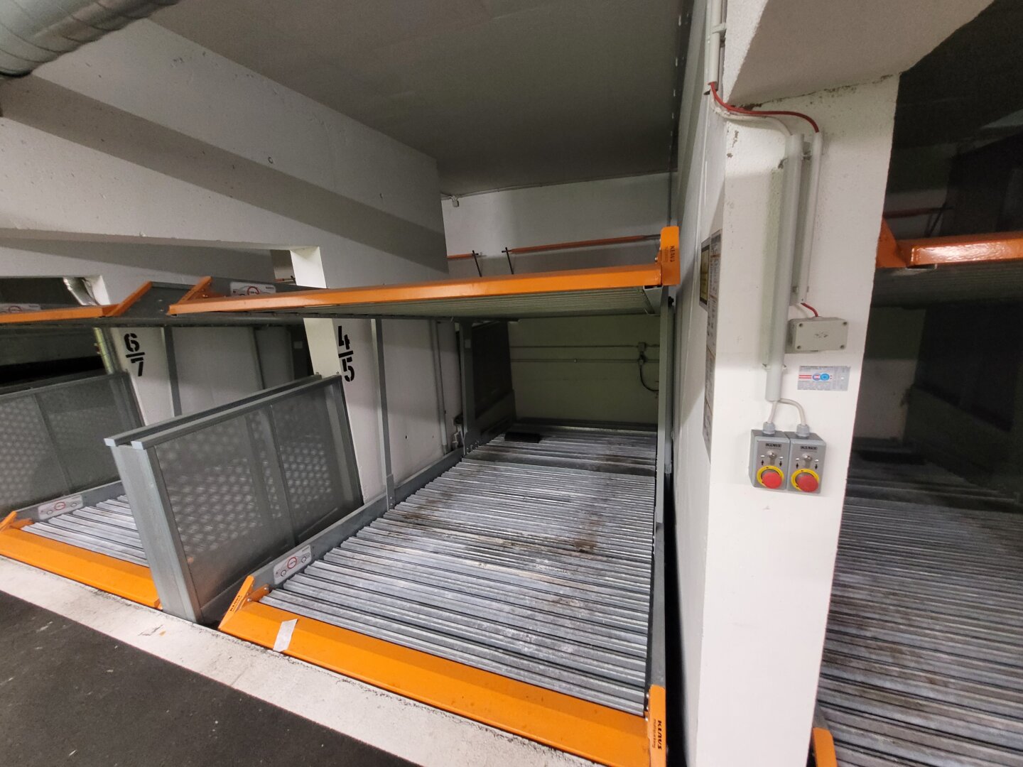 GARAGENPLATZ IN GEPFLEGTER GARAGE ZUM KAUF (G04)