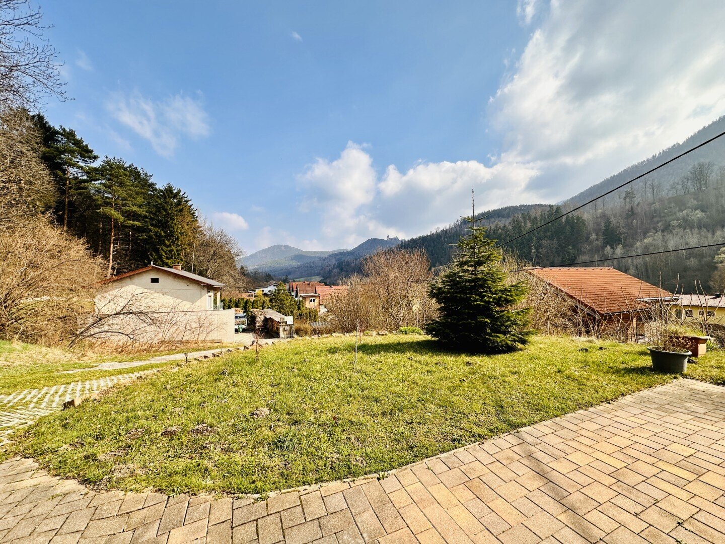 Großzügiges Haus mit Grundstück und eigenem Waldanteil – Naturparadies in Gloggnitz!