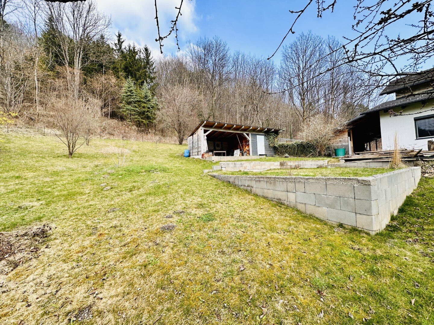 Großzügiges Haus mit Grundstück und eigenem Waldanteil – Naturparadies in Gloggnitz!