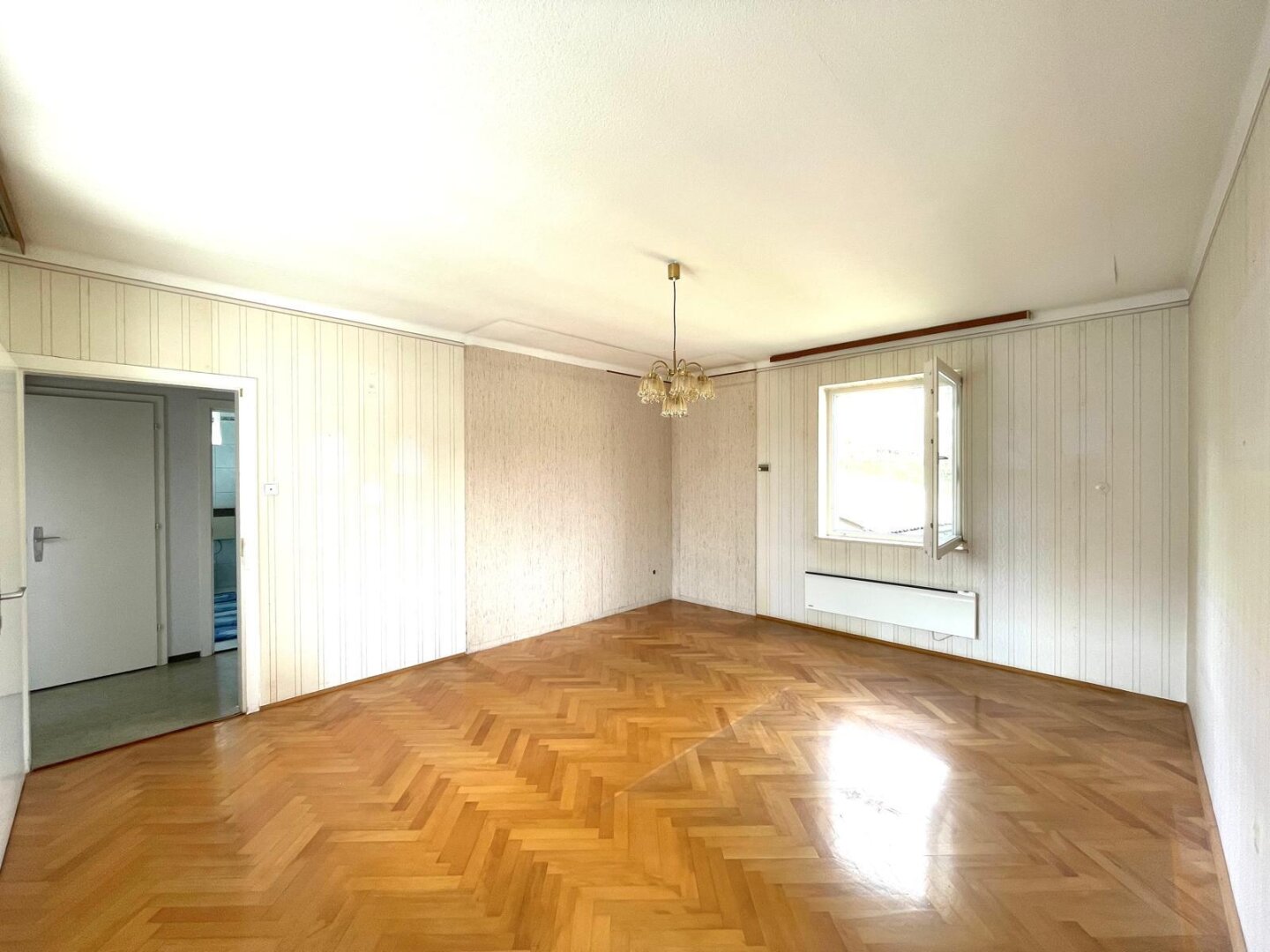 Charmant & Gepflegt! -  Einfamilienhaus in ruhiger und sonniger Dorflage nahe des Naturbadesee!