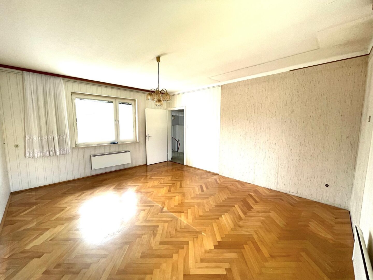 Charmant & Gepflegt! -  Einfamilienhaus in ruhiger und sonniger Dorflage nahe des Naturbadesee!