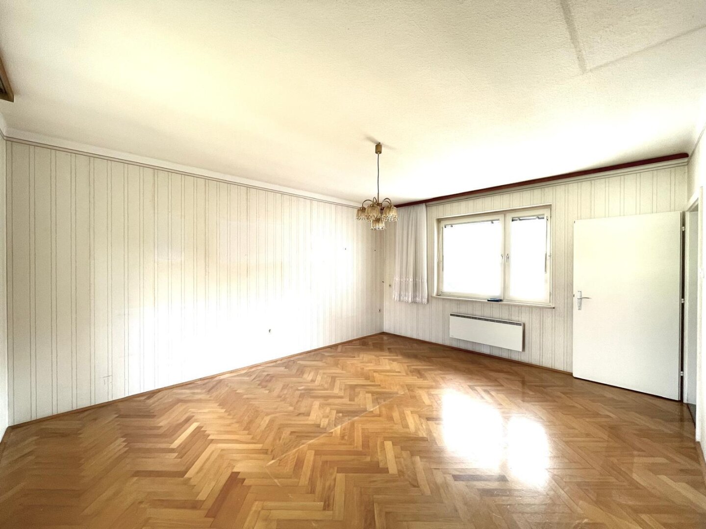 Charmant & Gepflegt! -  Einfamilienhaus in ruhiger und sonniger Dorflage nahe des Naturbadesee!