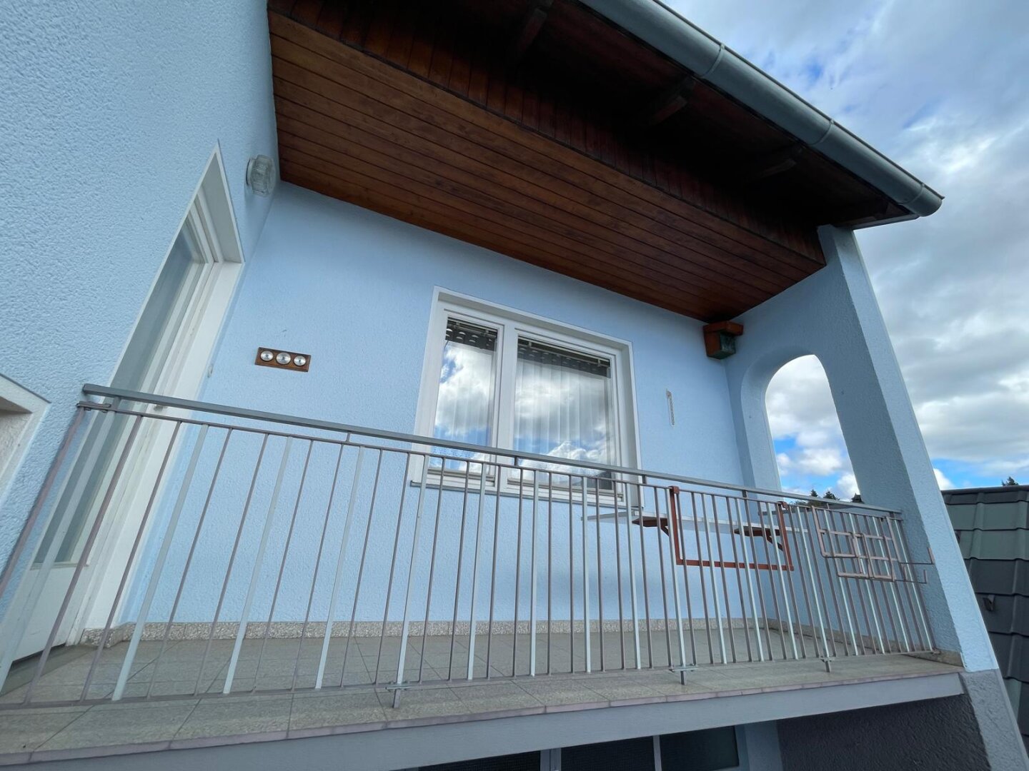 Charmant & Gepflegt! -  Einfamilienhaus in ruhiger und sonniger Dorflage nahe des Naturbadesee!