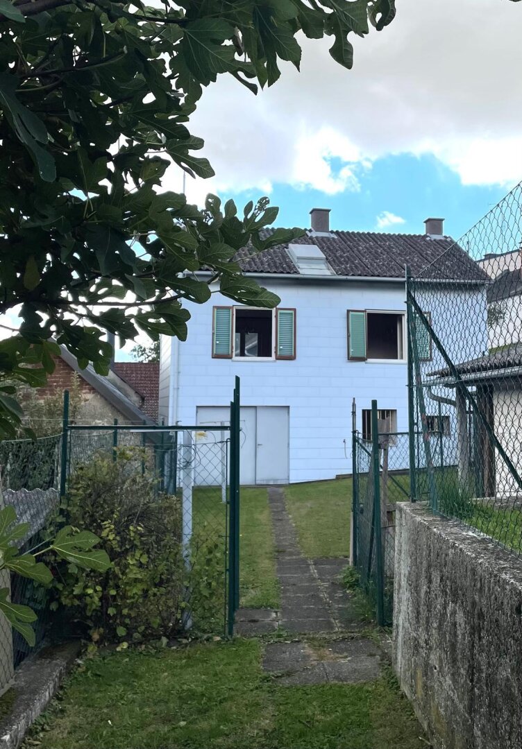 Charmant & Gepflegt! -  Einfamilienhaus in ruhiger und sonniger Dorflage nahe des Naturbadesee!