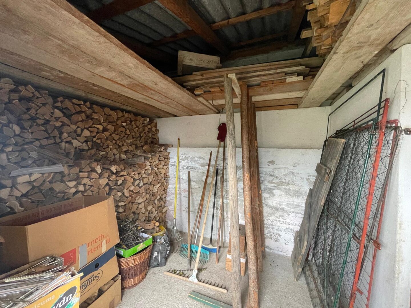 Charmant & Gepflegt! -  Einfamilienhaus in ruhiger und sonniger Dorflage nahe des Naturbadesee!