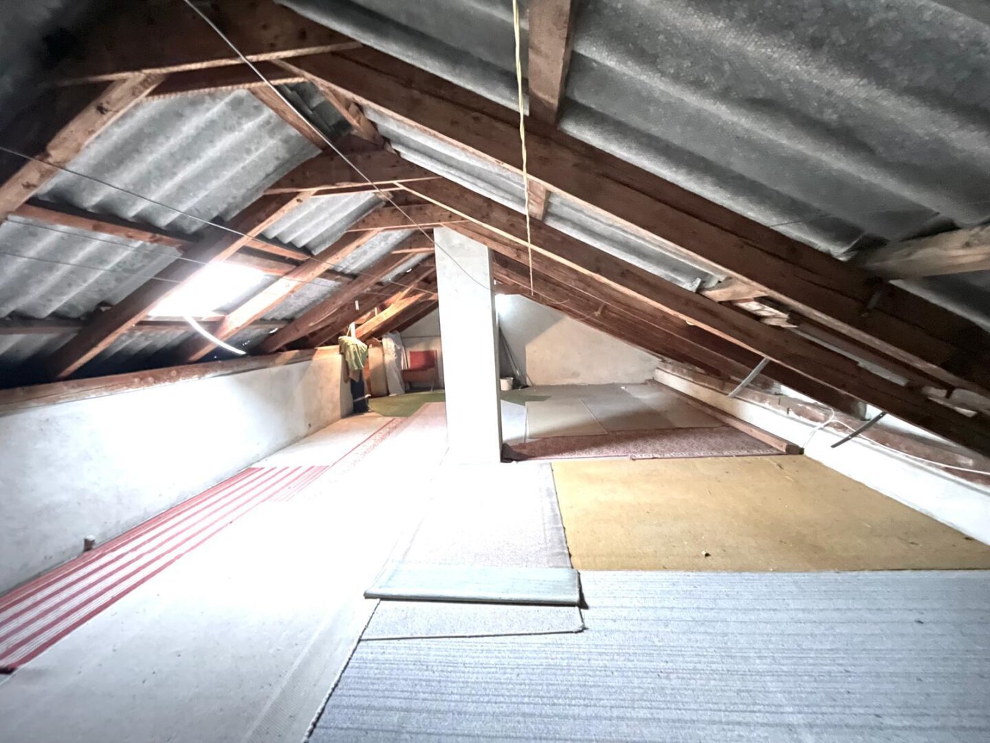 Charmant & Gepflegt! -  Einfamilienhaus in ruhiger und sonniger Dorflage nahe des Naturbadesee!