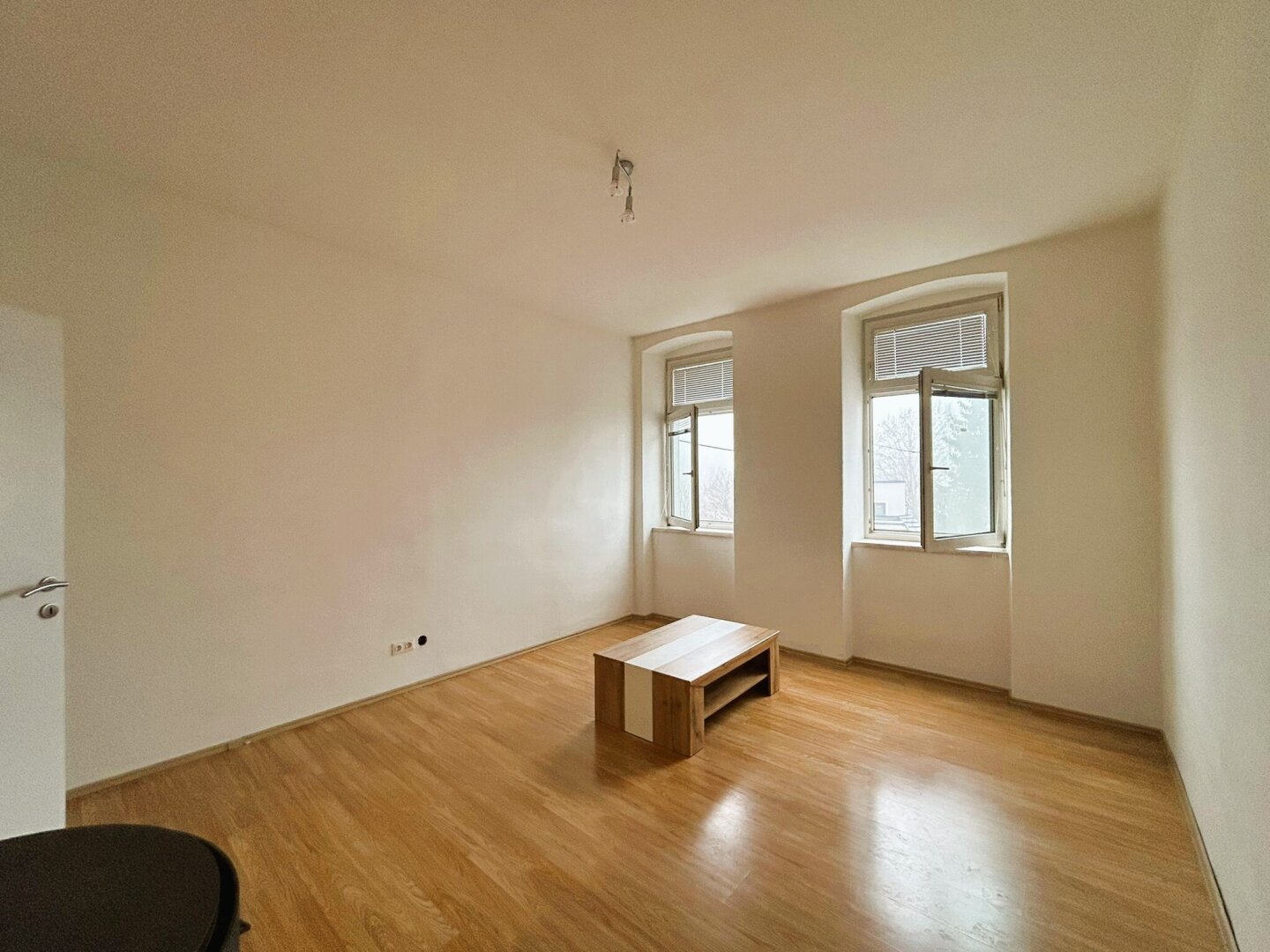 RENDITE - vermietete Eigentumswohnung mit allgemeinen Balkon und eigenen Parkplatz gelangt in 2630 Ternitz zum Verkauf!