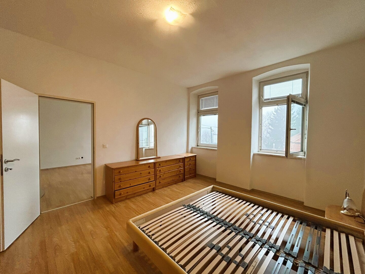 RENDITE - vermietete Eigentumswohnung mit allgemeinen Balkon und eigenen Parkplatz gelangt in 2630 Ternitz zum Verkauf!