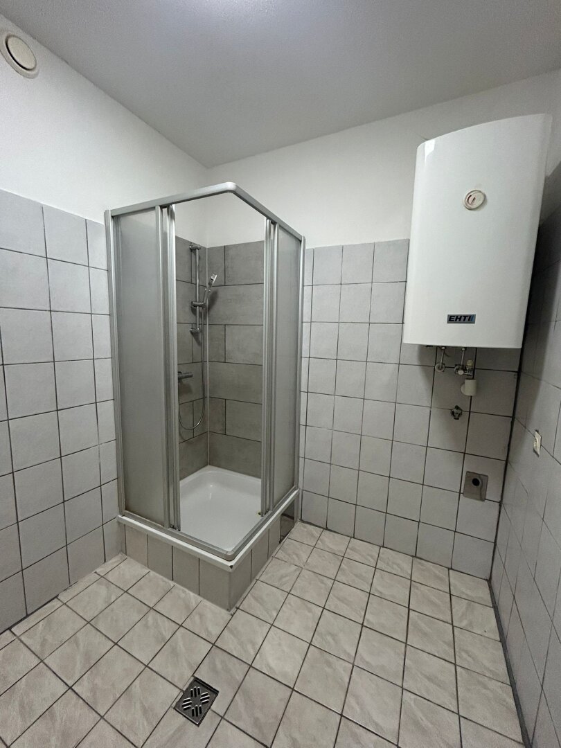 RENDITE - vermietete Eigentumswohnung mit allgemeinen Balkon und eigenen Parkplatz gelangt in 2630 Ternitz zum Verkauf!