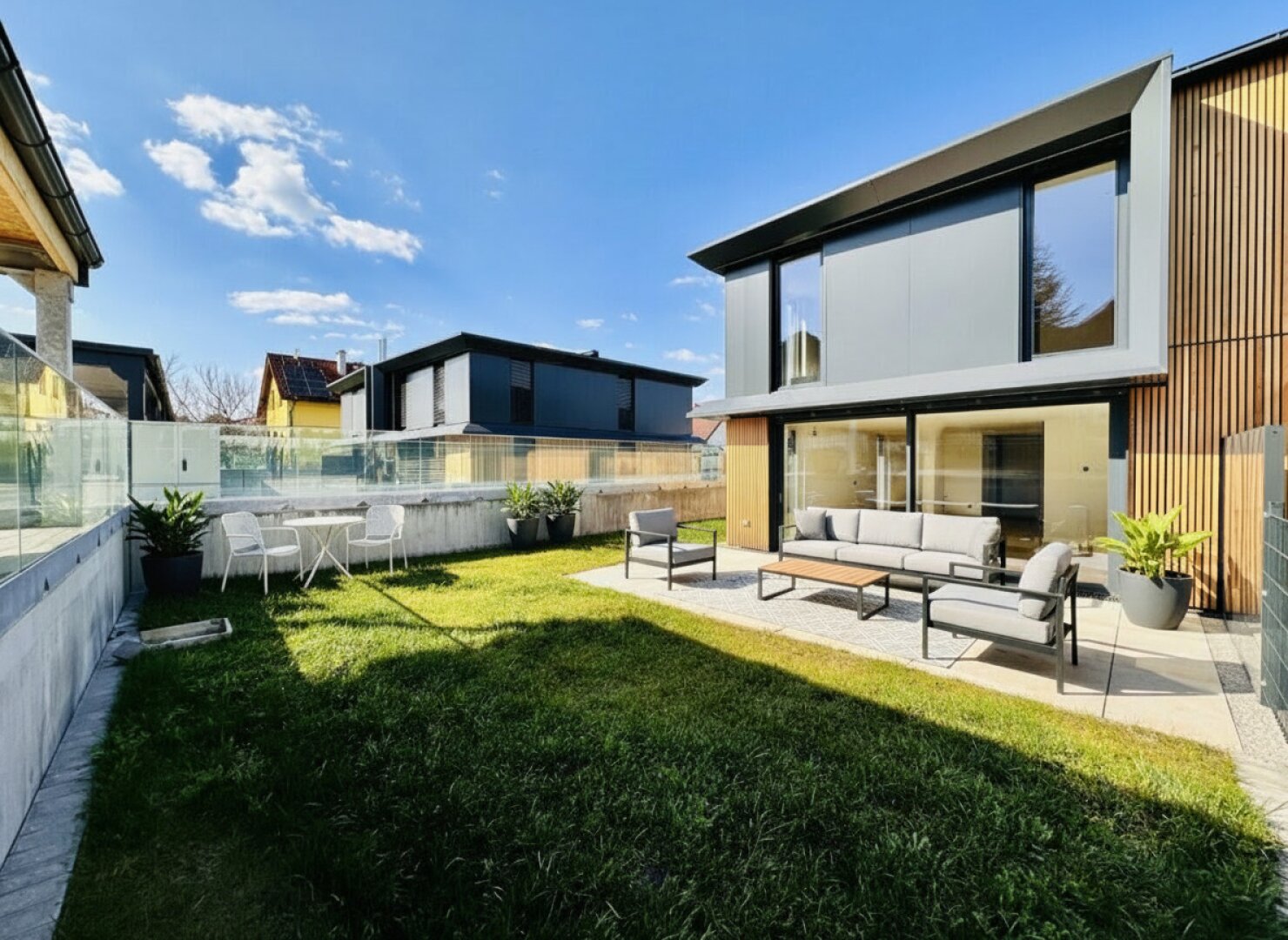 Smart Home - nachhaltige und moderne Doppelhaushälfte mit hochwertiger Ausstattung!