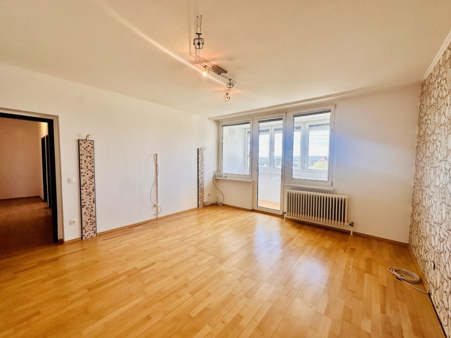 Gepflegte 3-Zimmer Wohnung im beliebten Zehnerviertel – Fernblick im 5. Stock | Sofort beziehbar