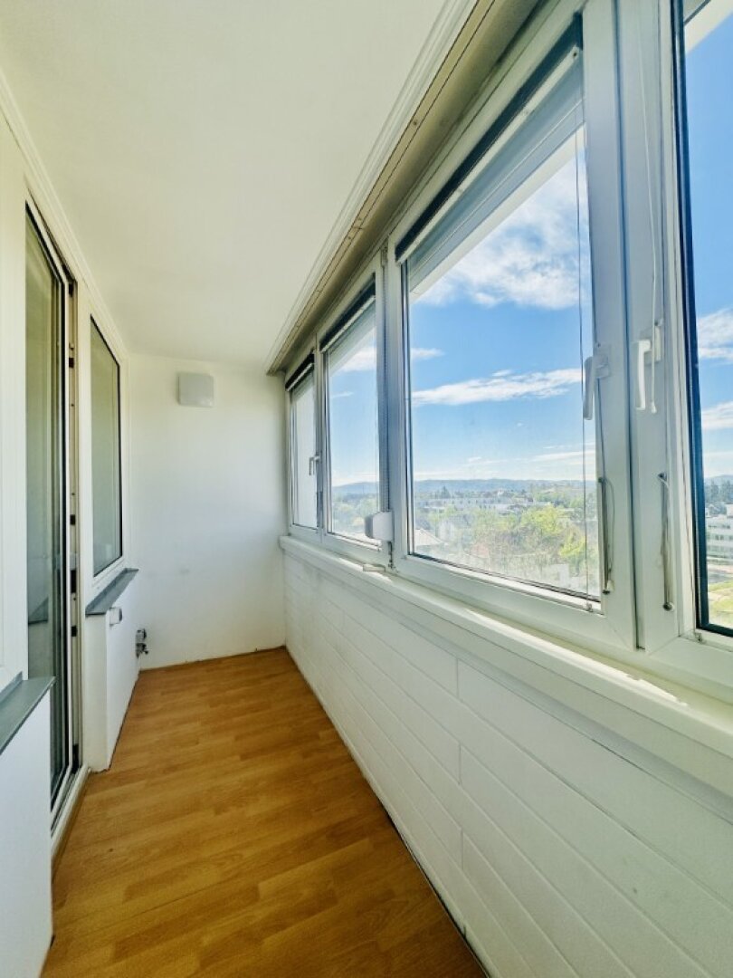 Gepflegte 3-Zimmer Wohnung im beliebten Zehnerviertel – Fernblick im 5. Stock | Sofort beziehbar