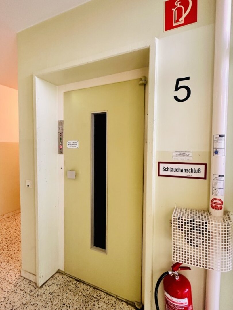 Gepflegte 3-Zimmer Wohnung im beliebten Zehnerviertel – Fernblick im 5. Stock | Sofort beziehbar