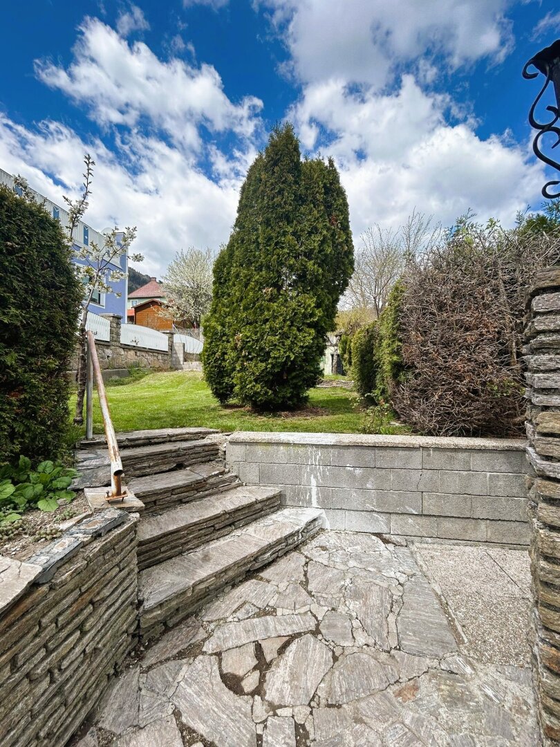 Doppelhaus zum Sanieren in zentraler & ruhiger Lage von Grünbach