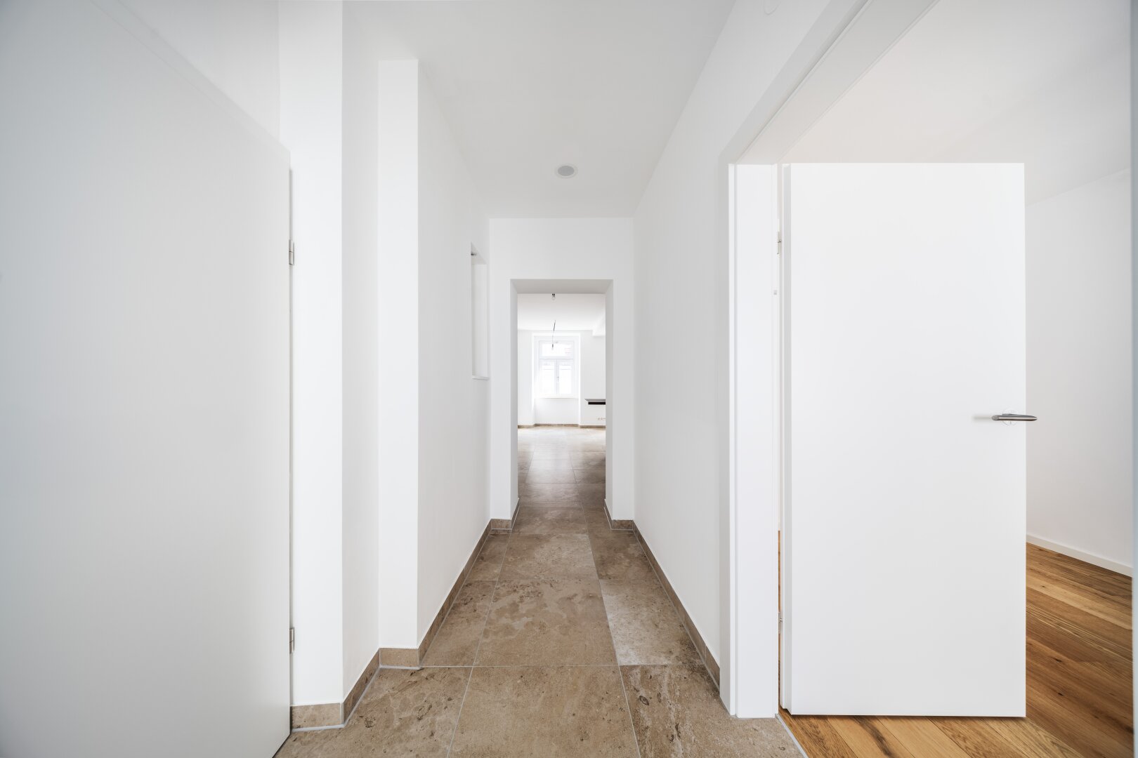 ERSTBEZUG NACH SANIERUNG - MODERNE 3 ZIMMER WOHNUNG IM ZENTRUM VON WIEN
