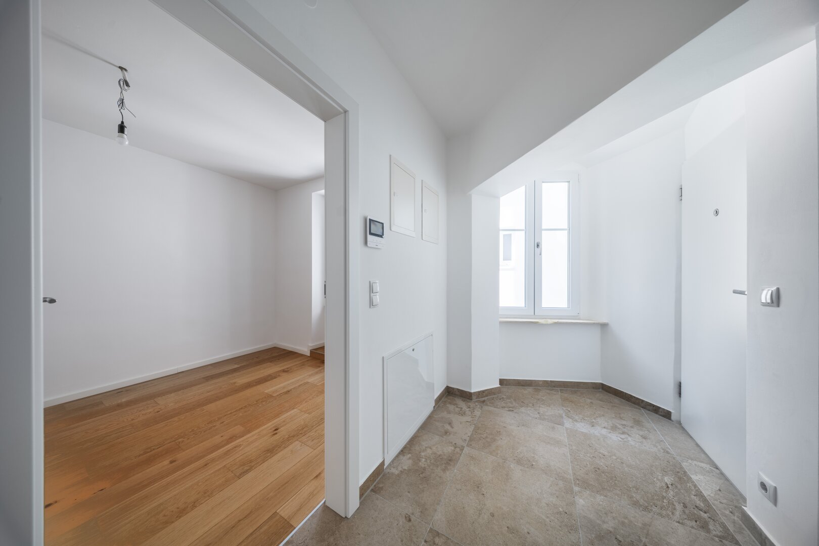 ERSTBEZUG NACH SANIERUNG - MODERNE 3 ZIMMER WOHNUNG IM ZENTRUM VON WIEN