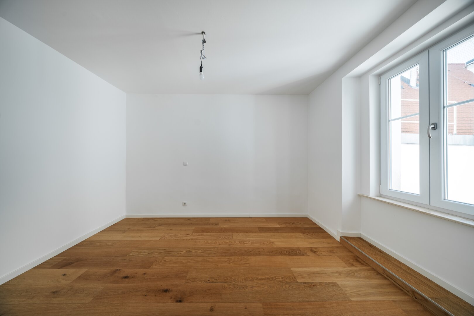 ERSTBEZUG NACH SANIERUNG - MODERNE 3 ZIMMER WOHNUNG IM ZENTRUM VON WIEN