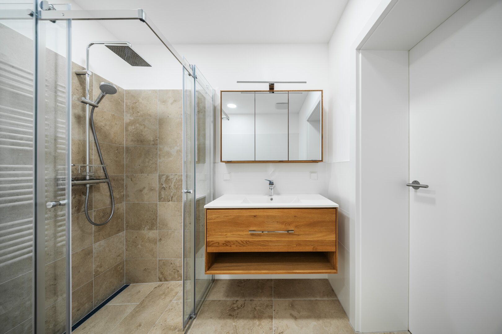 ERSTBEZUG NACH SANIERUNG - MODERNE 3 ZIMMER WOHNUNG IM ZENTRUM VON WIEN