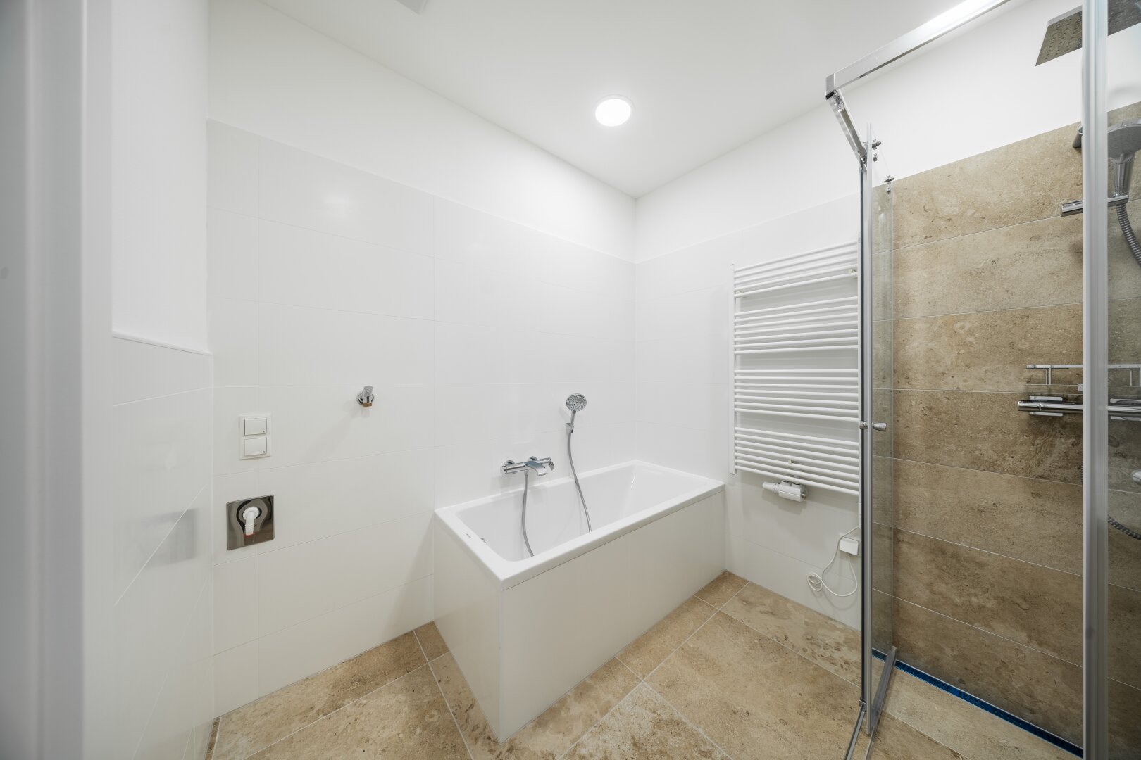 ERSTBEZUG NACH SANIERUNG - MODERNE 3 ZIMMER WOHNUNG IM ZENTRUM VON WIEN