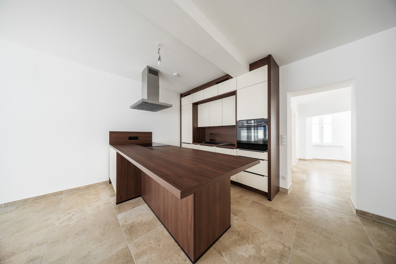 ERSTBEZUG NACH SANIERUNG - MODERNE 3 ZIMMER WOHNUNG IM ZENTRUM VON WIEN