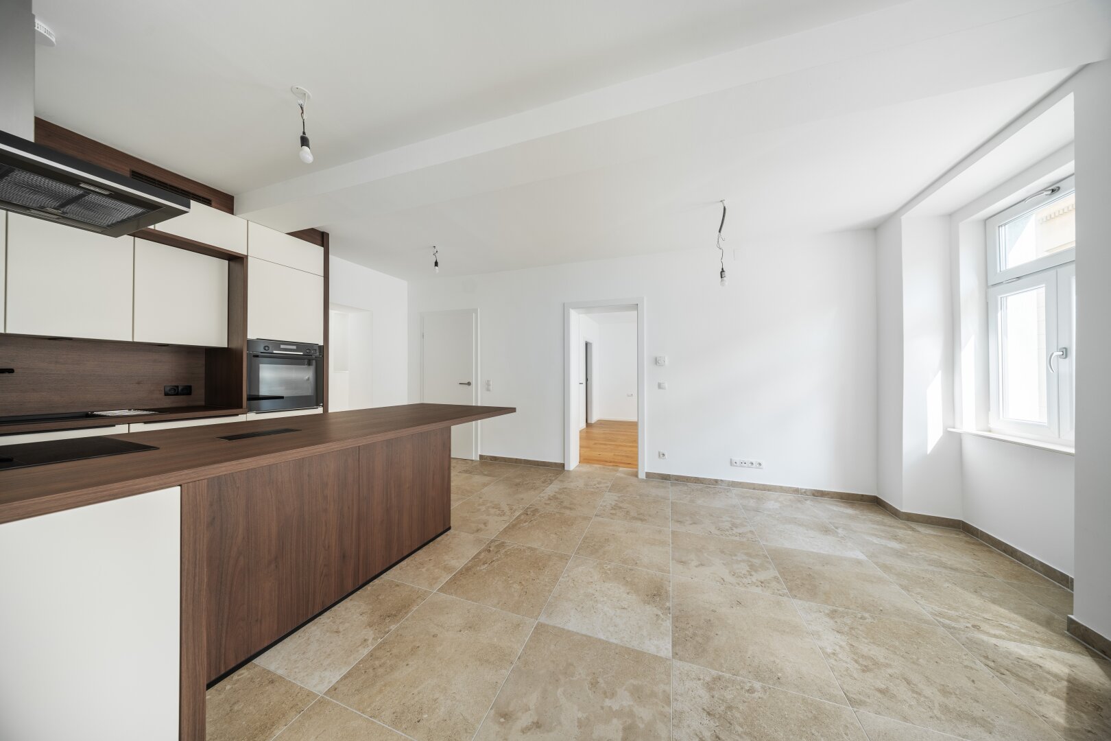 ERSTBEZUG NACH SANIERUNG - MODERNE 3 ZIMMER WOHNUNG IM ZENTRUM VON WIEN