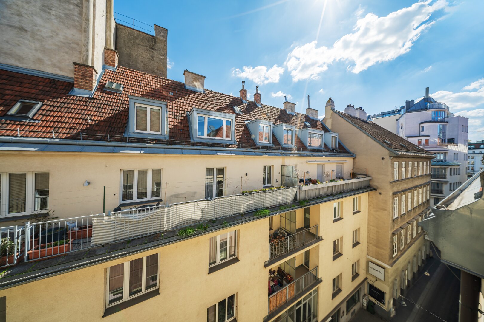 ERSTBEZUG NACH SANIERUNG - MODERNE 3 ZIMMER WOHNUNG IM ZENTRUM VON WIEN