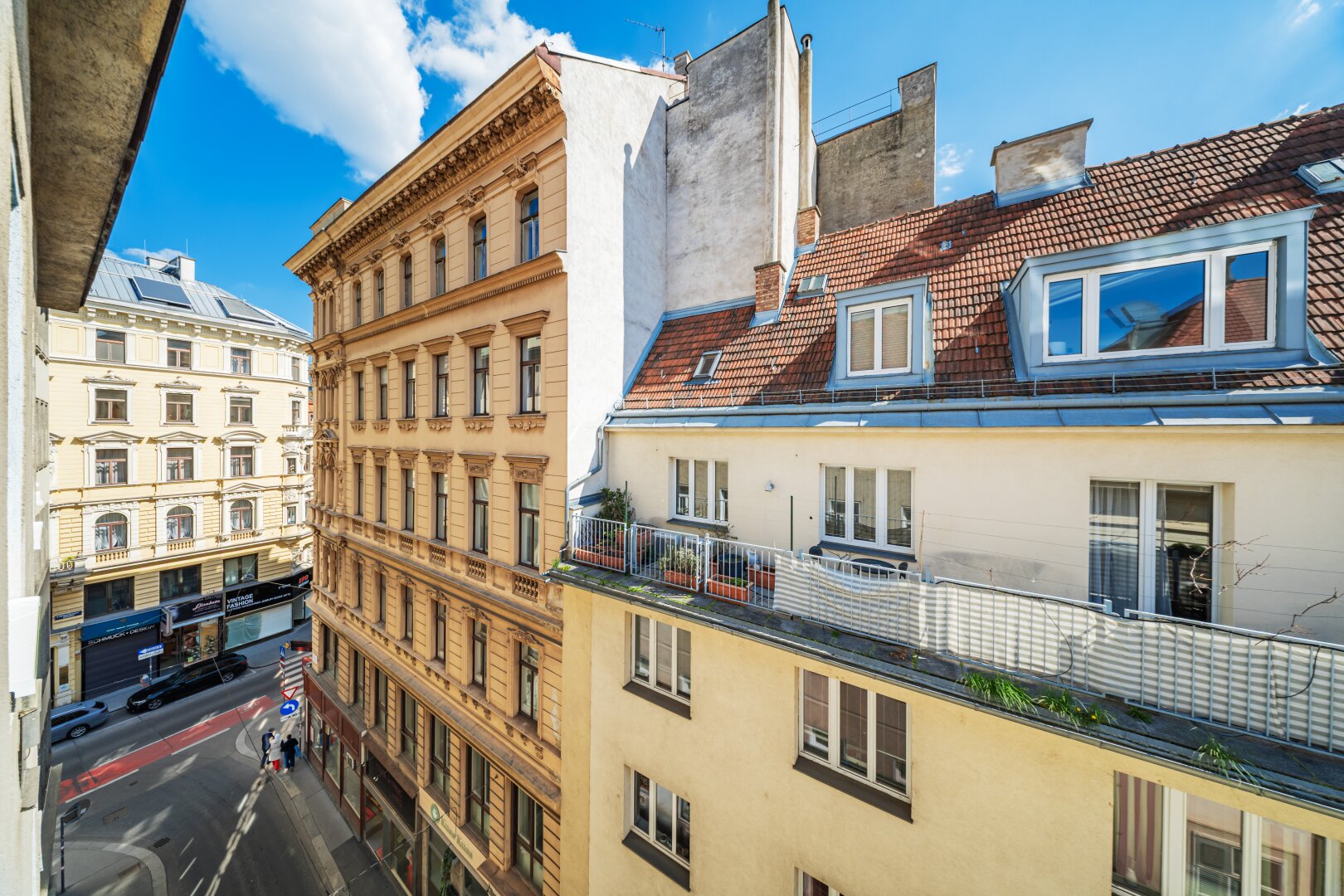 ERSTBEZUG NACH SANIERUNG - MODERNE 3 ZIMMER WOHNUNG IM ZENTRUM VON WIEN