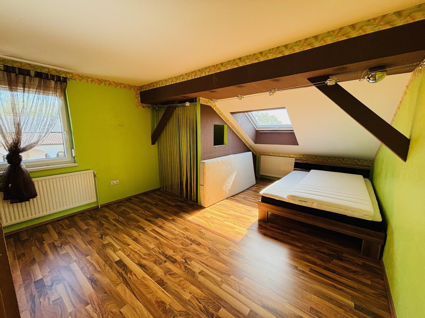 HELL UND WOHNLICH IST DAS AMBIENTE DIESES HAUSES