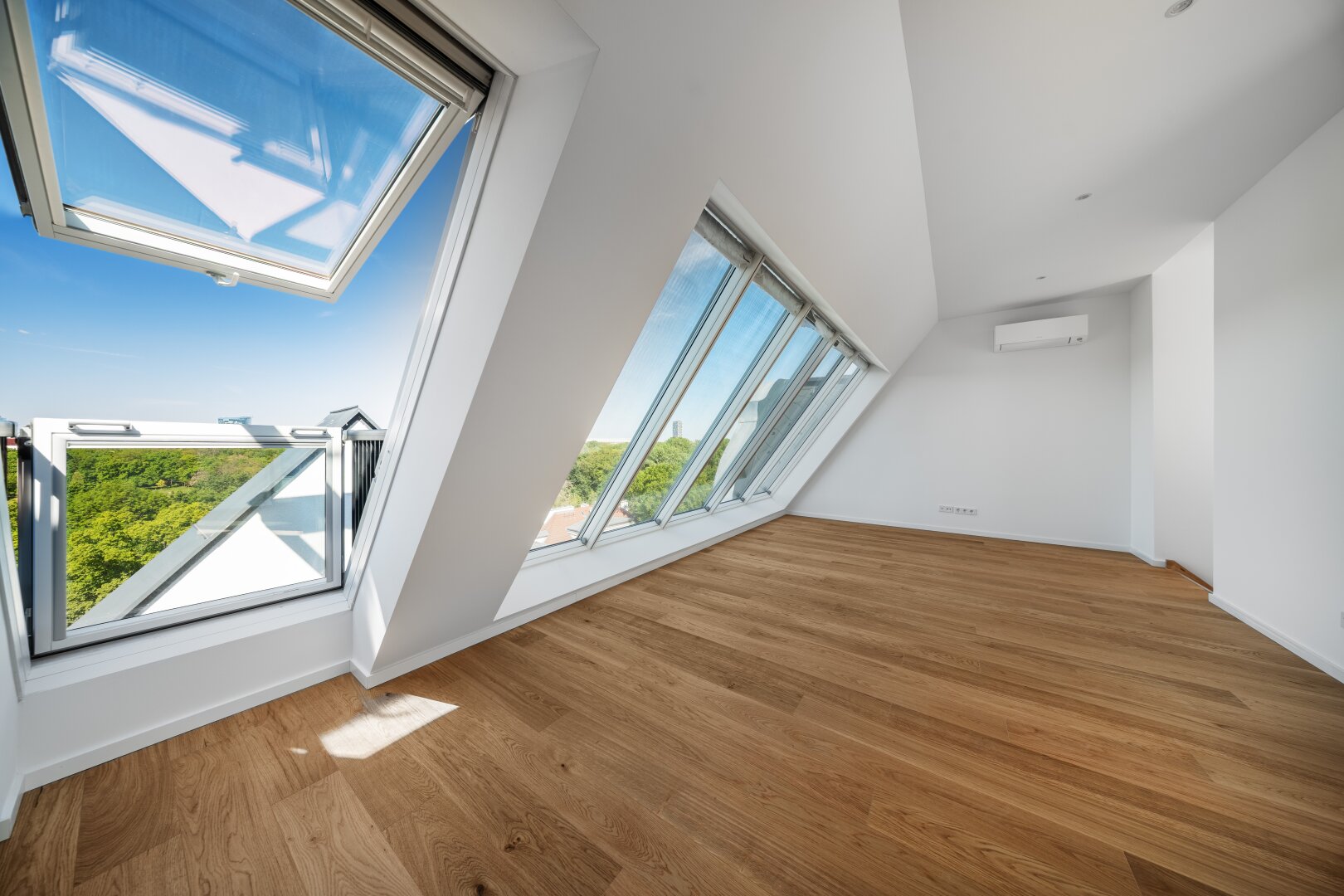 EXKLUSIVE DG-MAISONETTE MIT PANORAMA ÜBER WIENER SKYLINE & PRATER