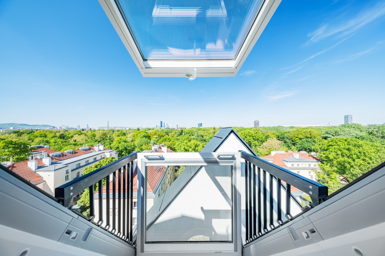 EXKLUSIVE DG-MAISONETTE MIT PANORAMA ÜBER WIENER SKYLINE & PRATER