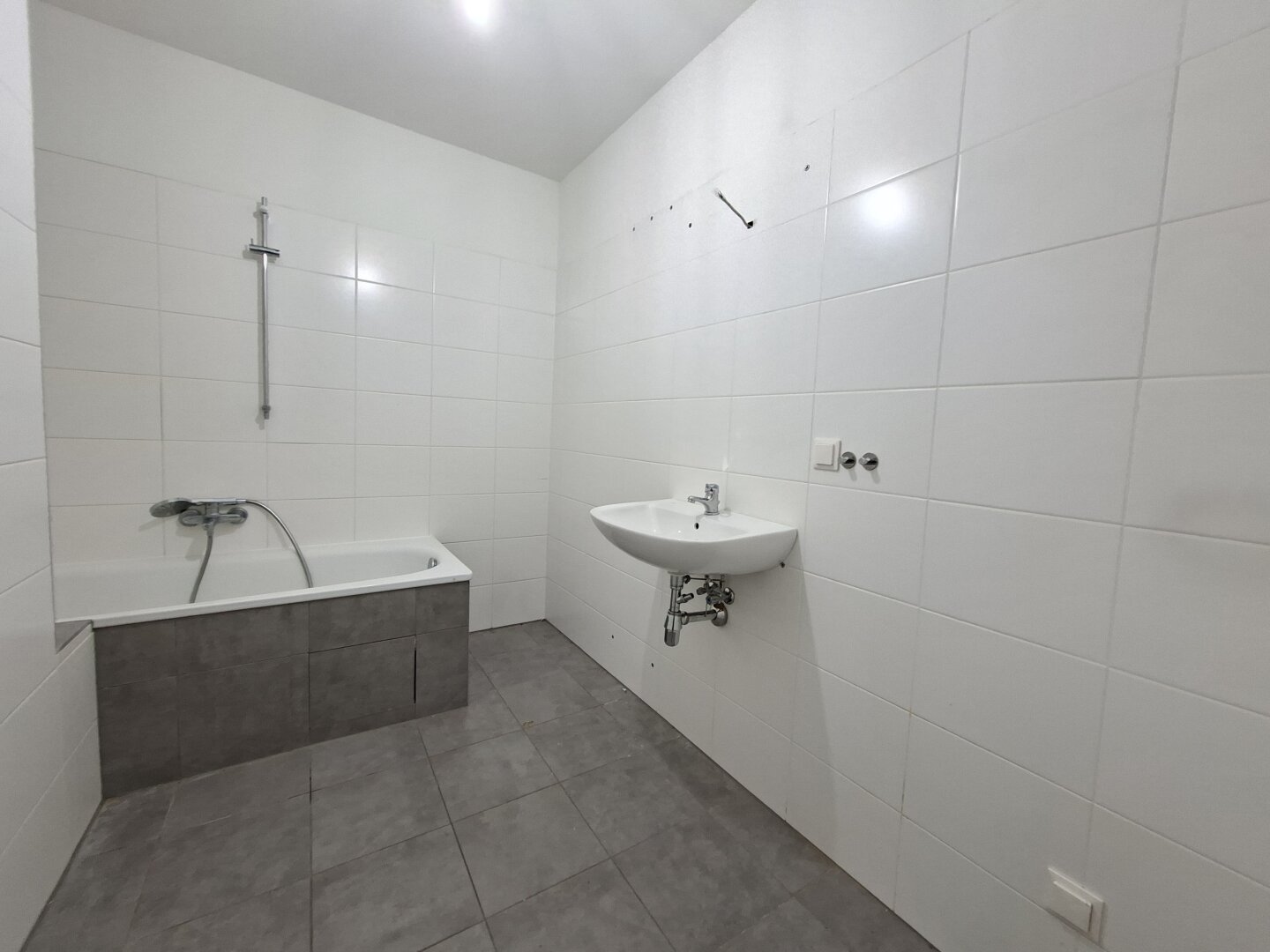GEMÜTLICHE 3 ZI-Etagenwohnung + BALKON + Lift