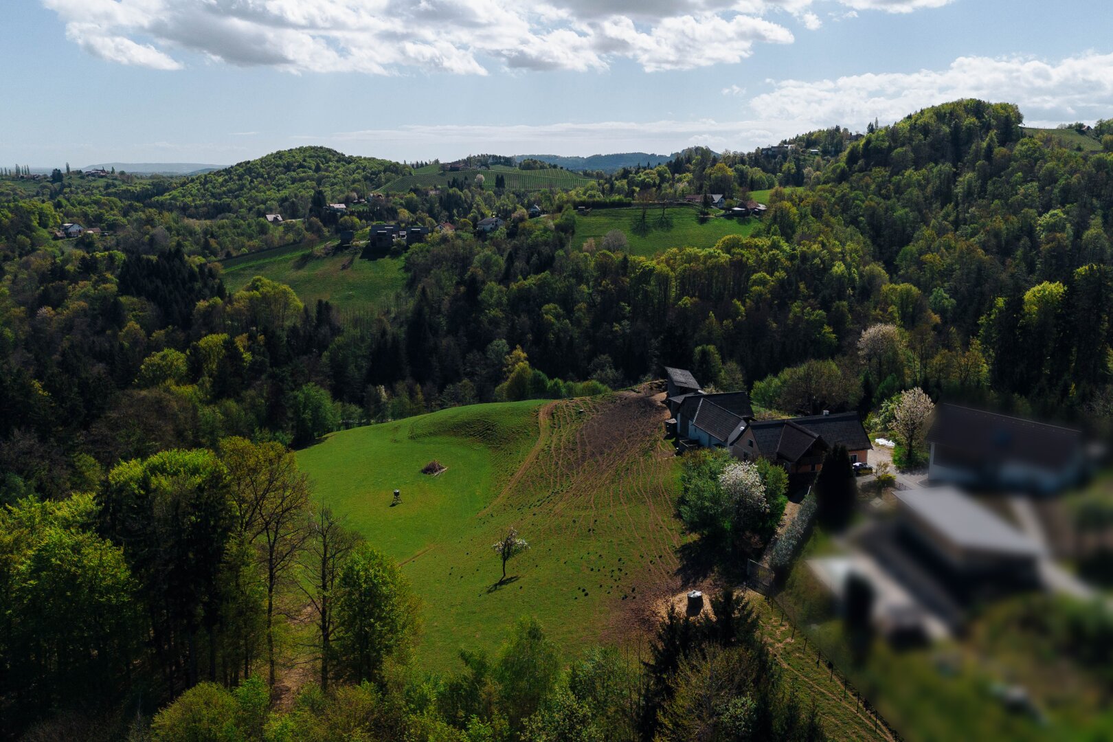 Ihr Rückzugsort am Kranachberg: Anwesen mit Weitblick und Seltenheitswert