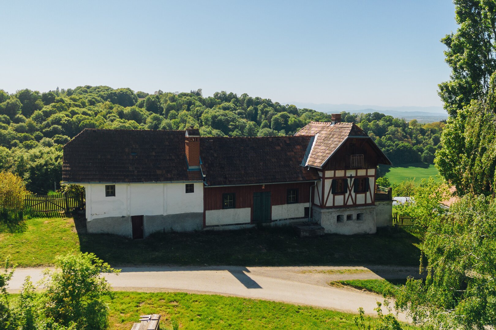 Ihr idyllischer Rückzugsort mit Weitblick und großem Entwicklungspotenzial in Apače / Slowenien!