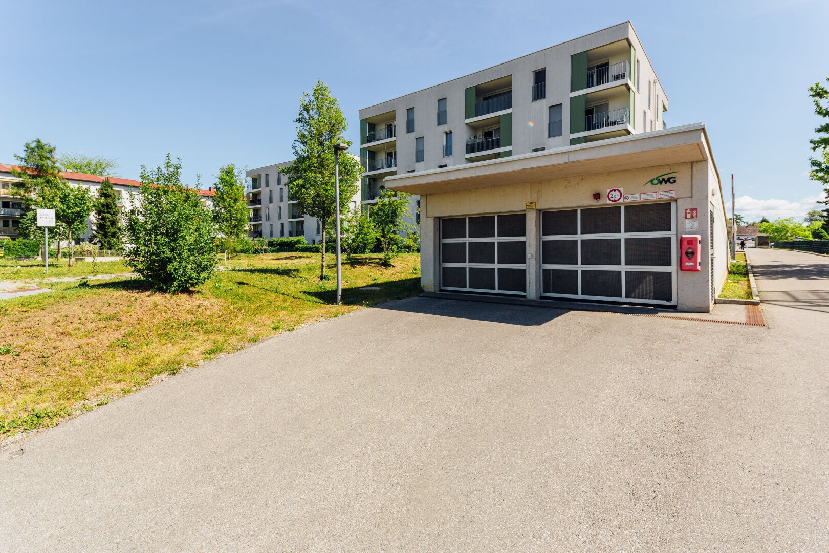 Sonnige Gartenwohnung - eingezäunt und begrünt! Mietpreis inkl. BK, HK und Tiefgaragenplatz!