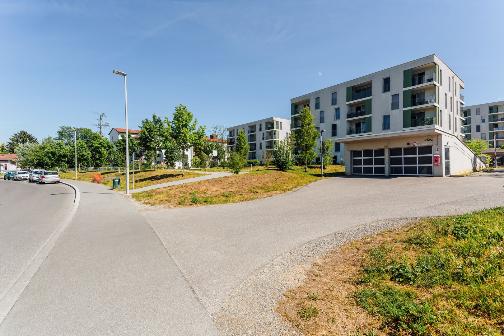 Sonnige Gartenwohnung - eingezäunt und begrünt! Mietpreis inkl. BK, HK und Tiefgaragenplatz!