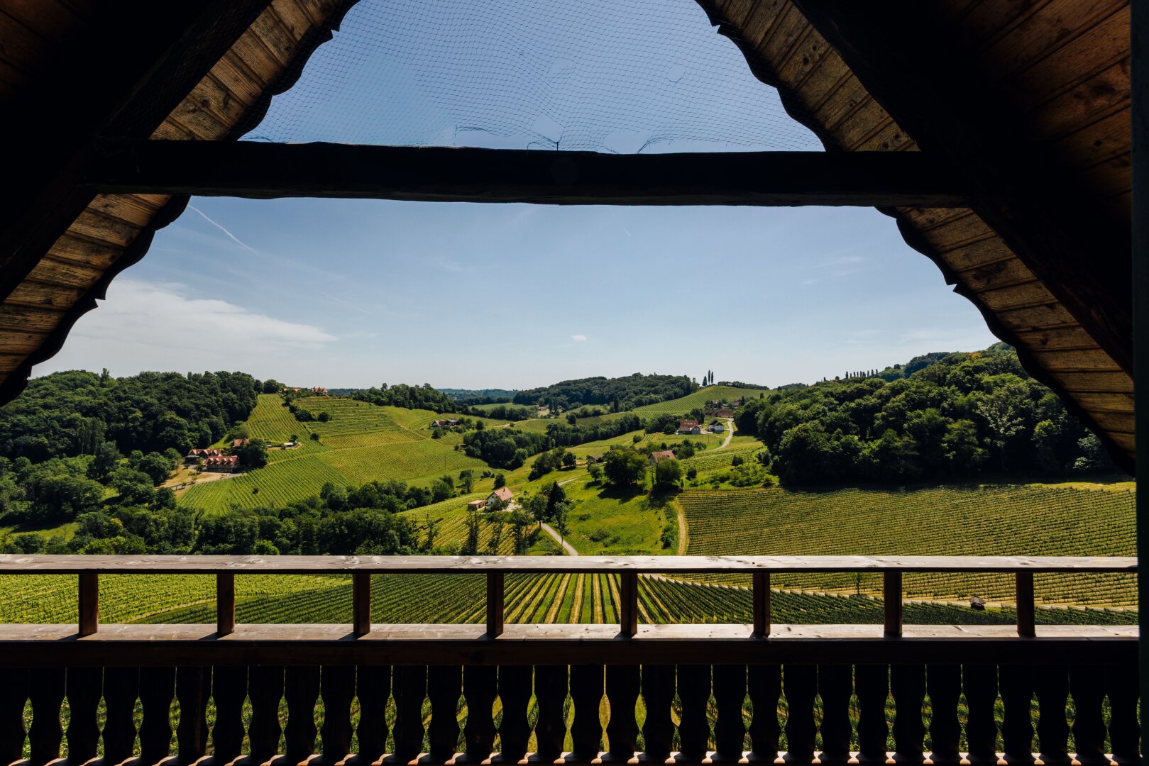 Südsteirische Alleinlage umgeben von Weinbergen mit traumhaftem Panorama!