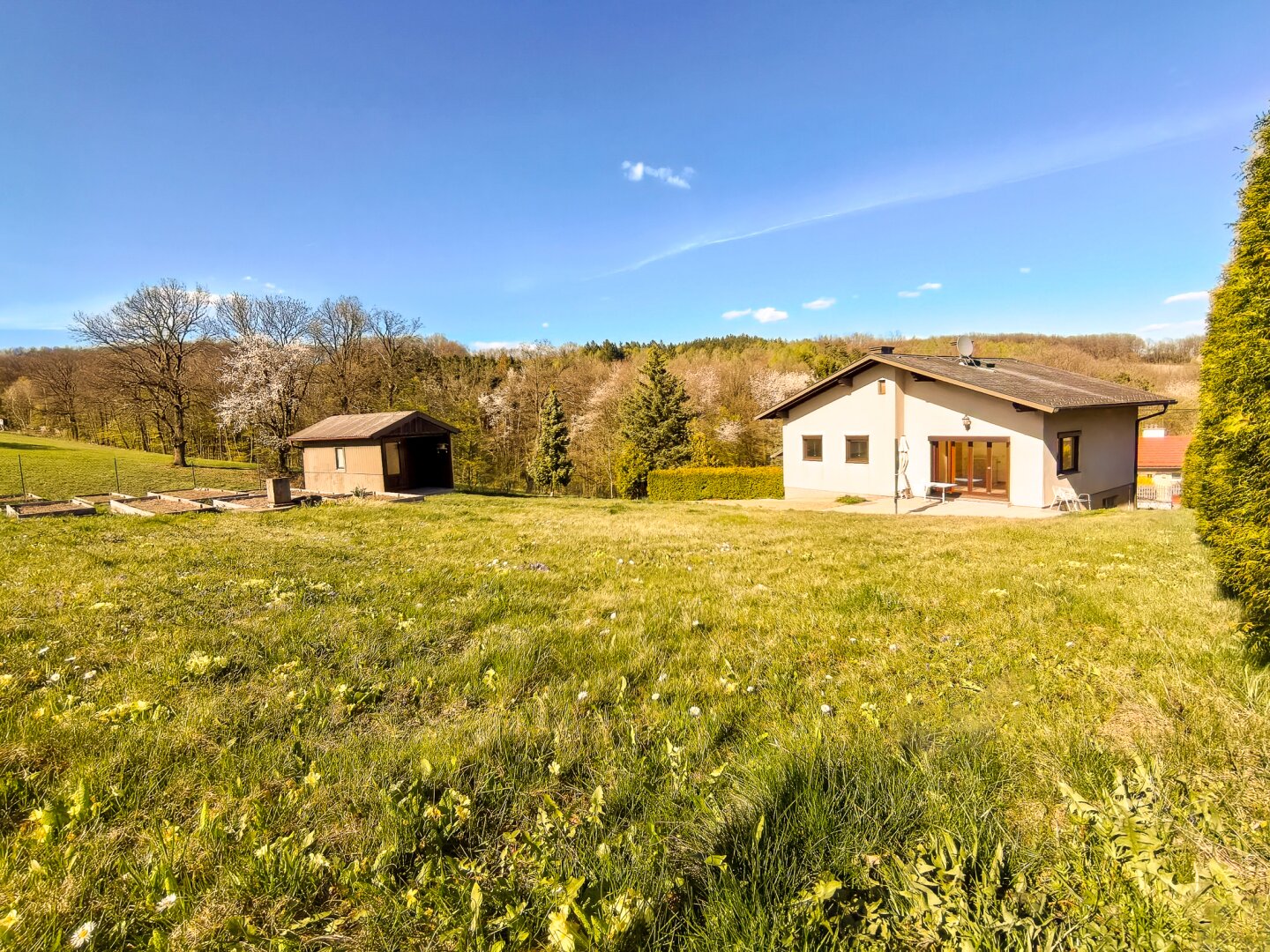 Blick über die Liegenschaft