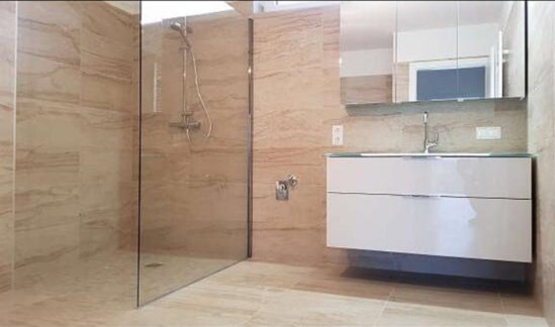Wohnung im Reihenhaus-Stil - schnell Termin vereinbaren - Besichtigung am Dienstag 26.05.2026