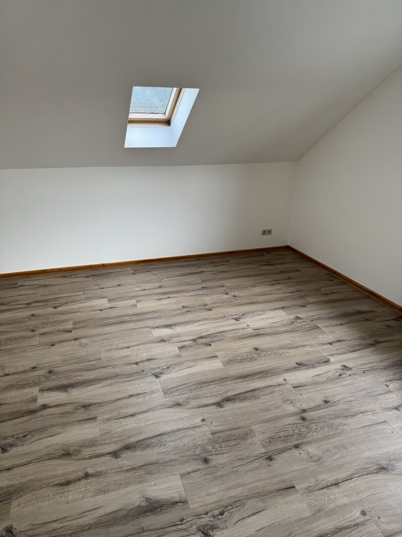 *Dachgeschosswohnung in Pasching*