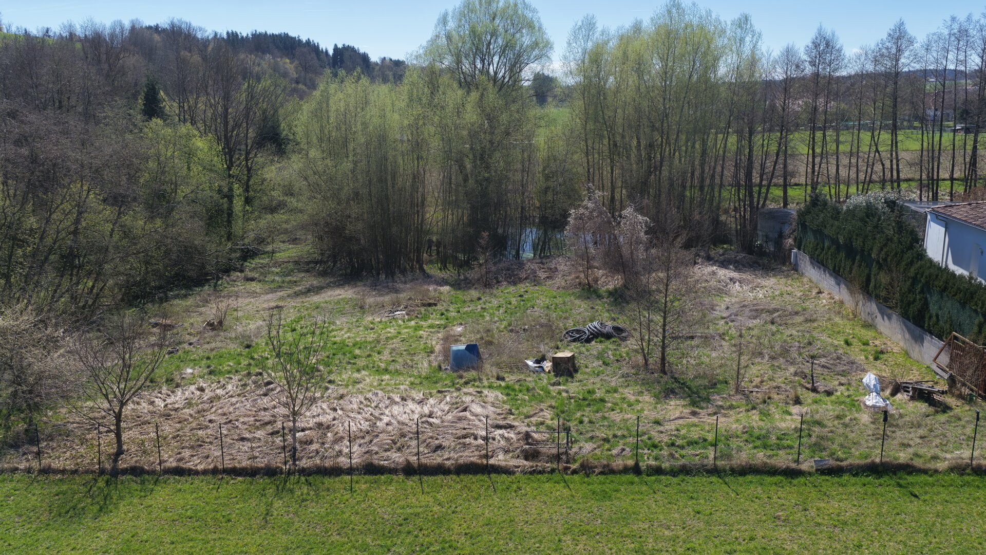 betriebsgrundstück mit teich & bach – ca. 5.178 m² | ideal für handwerk & kleinunternehmen