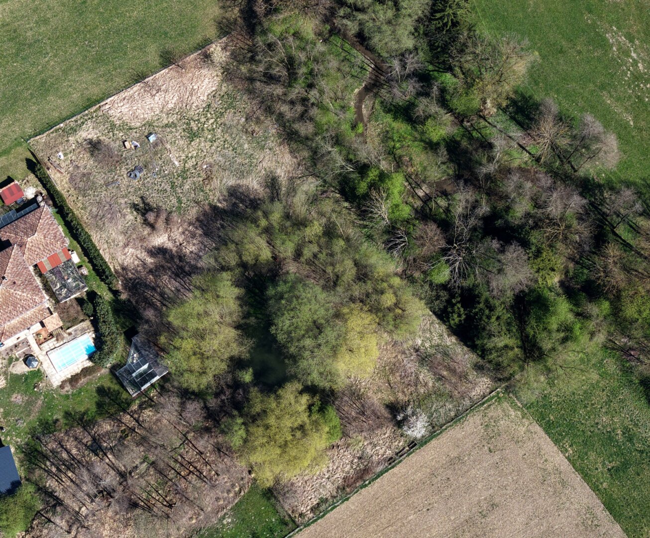 betriebsgrundstück mit teich & bach – ca. 5.178 m² | ideal für handwerk & kleinunternehmen